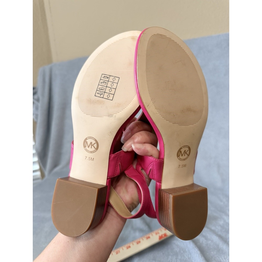 Michael Kors Jilly Sandals Hot Pink Fushia Size 7.5 Faux Leather Gold - Picture 7 of 8